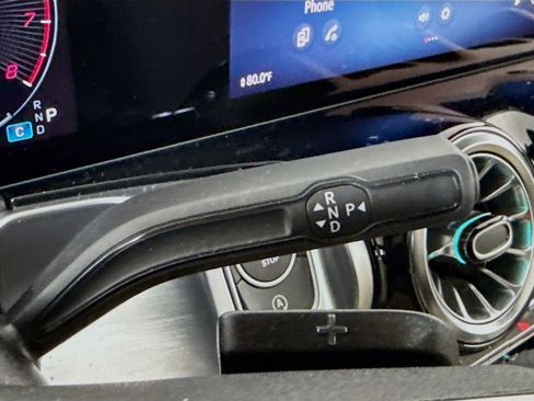 Used 2024 Mercedes-Benz GLB 250 4MATIC image 16