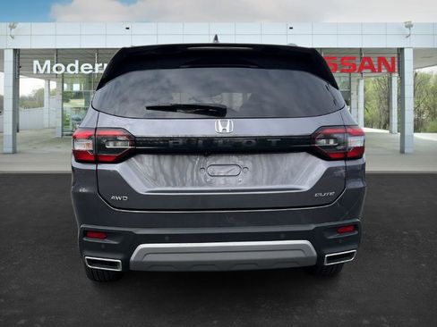 Used 2023 Honda Pilot Elite image 4