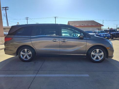 Used 2018 Honda Odyssey EX-L image 3