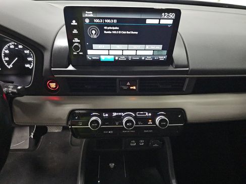 Used 2023 Honda Pilot EX-L image 12