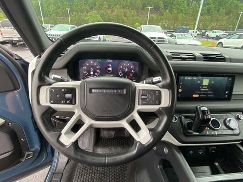 Used 2020 Land Rover Defender 110 HSE AWD/4WD image 13