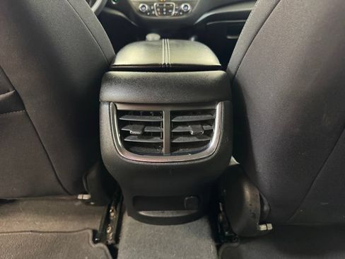 Used 2021 Chevrolet Malibu LT FWD image 17