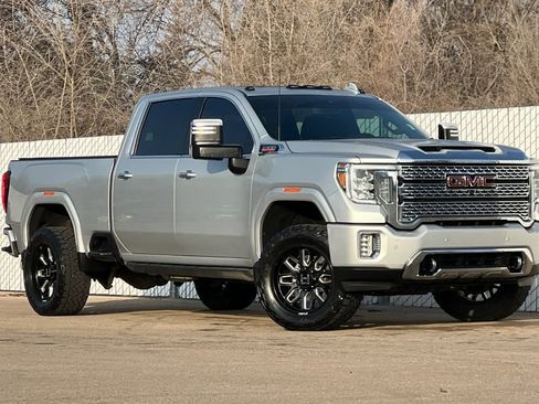 Used 2023 GMC Sierra 2500 Denali image 2