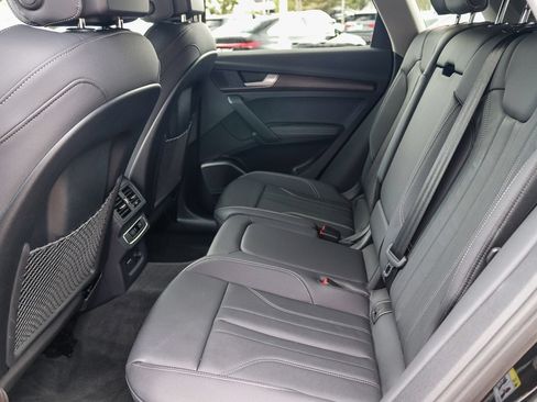 Certified 2025 Audi Q5 e Premium Plus w/ Premium Plus Package AWD/4WD image 18