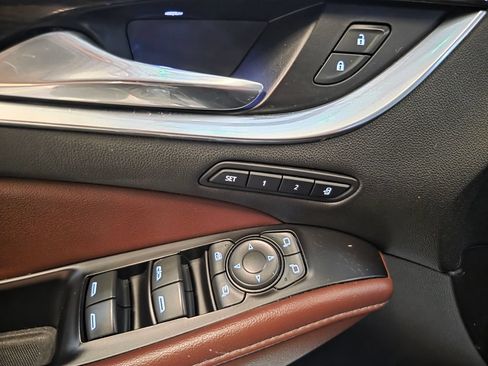 Used 2019 Buick Enclave Avenir w/ Avenir Technology Package AWD/4WD image 27