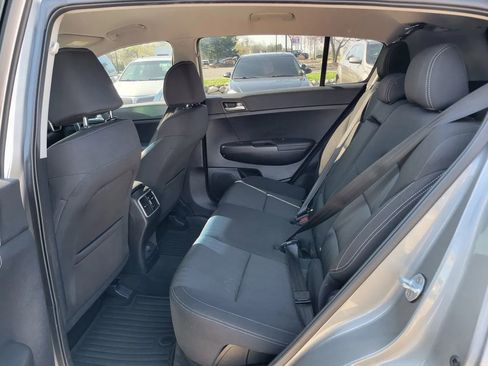 Used 2020 Kia Sportage LX AWD/4WD image 4