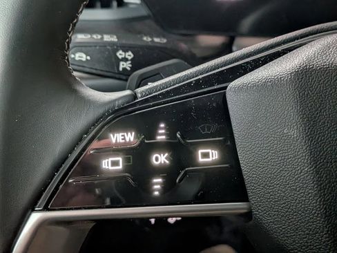 Used 2025 Audi Q5 Premium w/ Convenience Package image 8