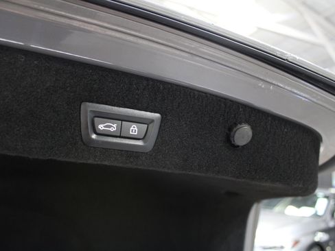 Used 2022 BMW 750i xDrive w/ Executive Package image 15