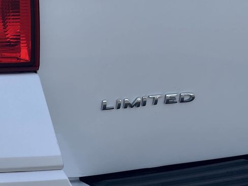 Used 2015 Ford Expedition EL Limited w/ Equipment Group 301A image 31