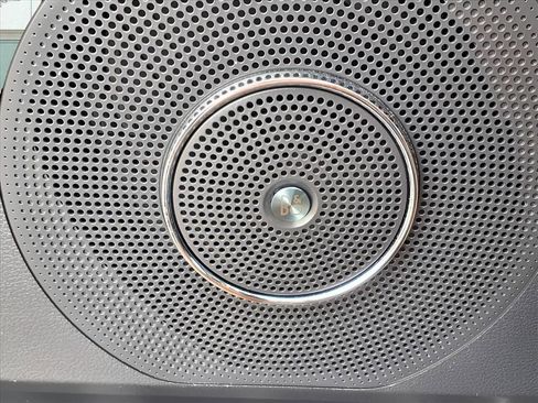 Used 2024 Ford Expedition Limited image 19