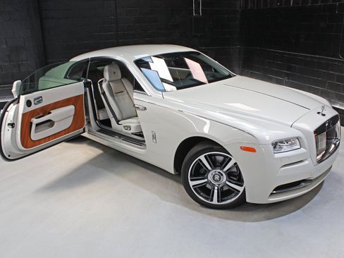 Used 2014 Rolls-Royce Wraith RWD image 97