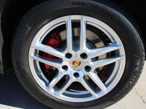Used 2011 Porsche Cayenne Turbo AWD/4WD image 18