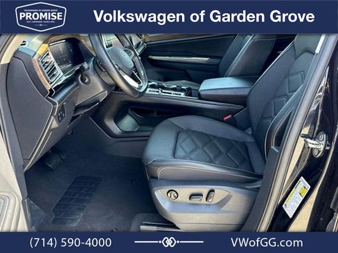 Used 2024 Volkswagen Atlas SE FWD image 16