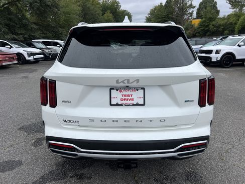 Certified 2022 Kia Sorento SX w/ Panoramic Sunroof Package image 6