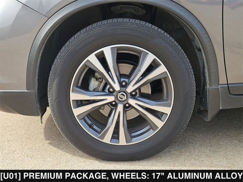 Used 2019 Nissan Rogue SV w/ Premium Package image 11