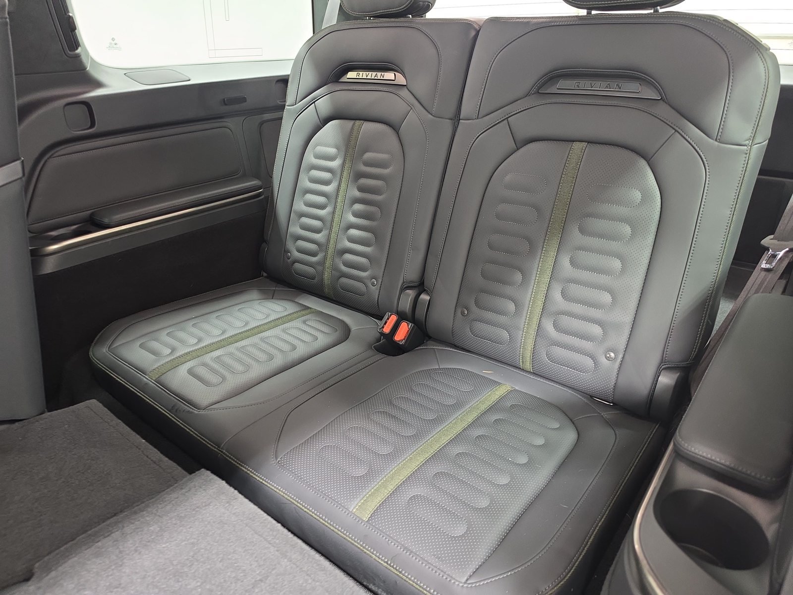 Used 2023 Rivian R1S Adventure Dual AWD/4WD image 22
