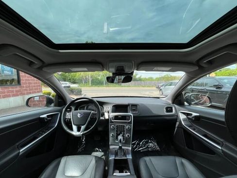 Used 2016 Volvo S60 T5 Premier image 14