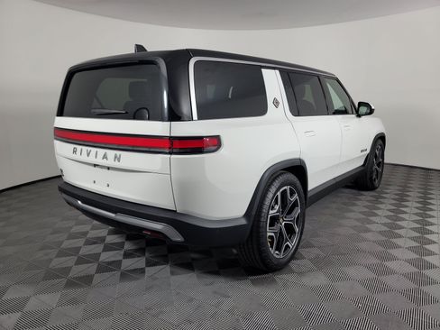 Used 2025 Rivian R1S Adventure AWD/4WD image 5