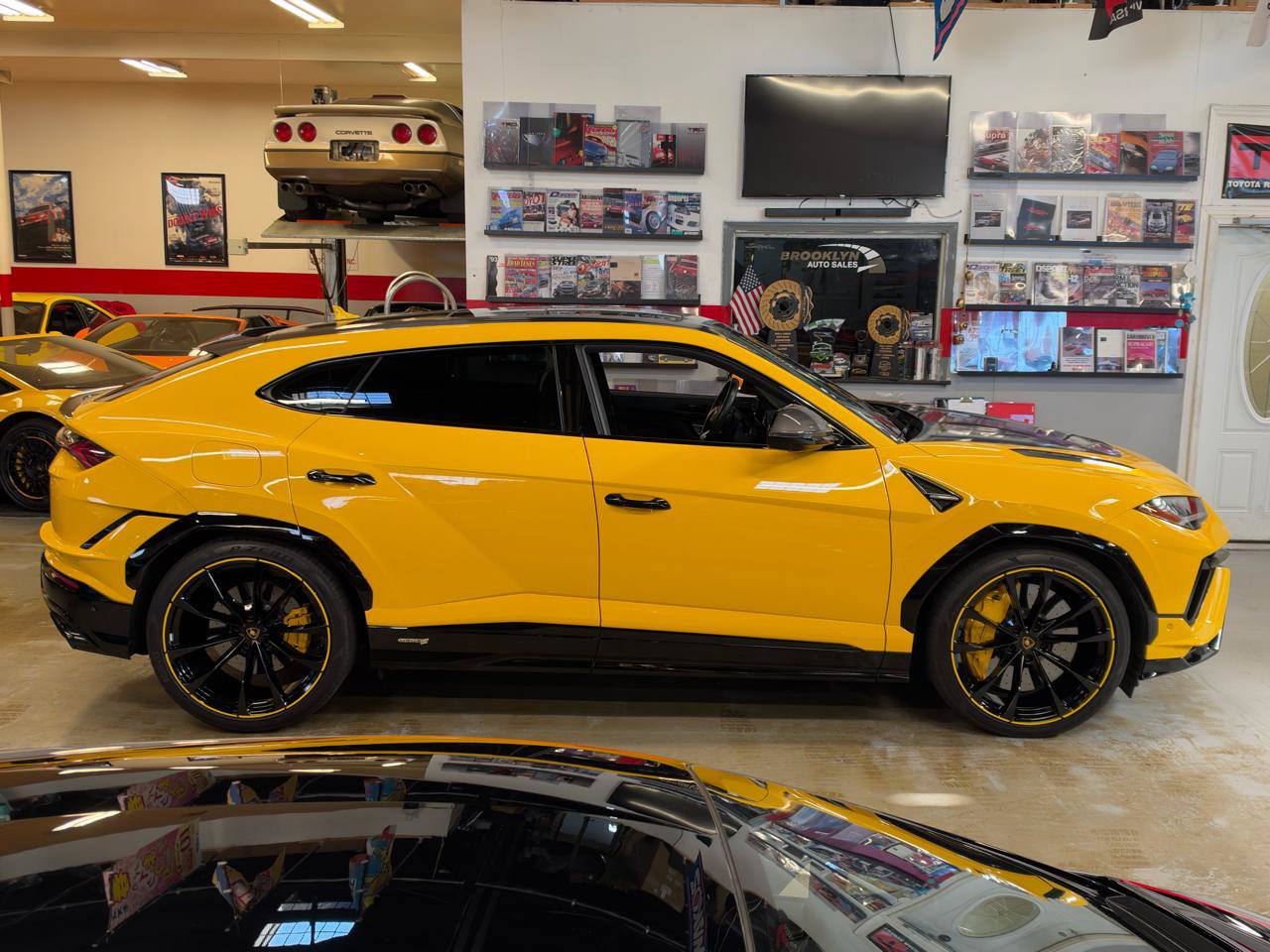 Used 2024 Lamborghini Urus S AWD/4WD image 5