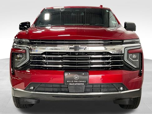 Used 2026 Chevrolet Suburban LT w/ Comfort Package AWD/4WD image 3