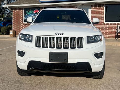 Used 2015 Jeep Grand Cherokee Altitude image 2