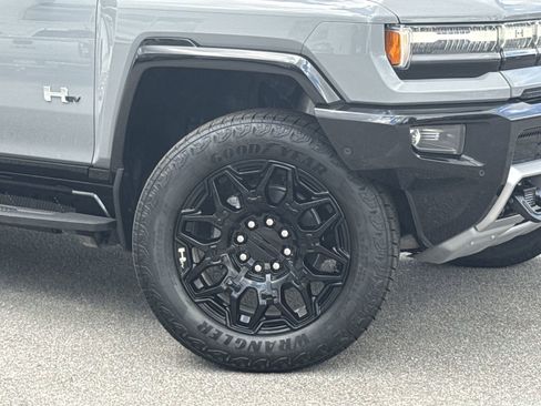 New 2025 GMC Hummer EV 2X image 35