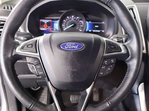 Used 2024 Ford Edge SEL image 3