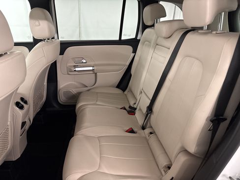 Used 2022 Mercedes-Benz GLB 250 image 24