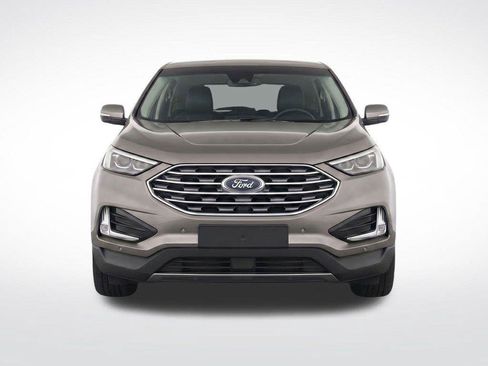 Used 2019 Ford Edge Titanium w/ Equipment Group 301A AWD/4WD image 34