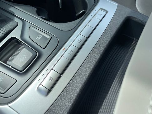 New 2026 Kia Carnival FWD image 19