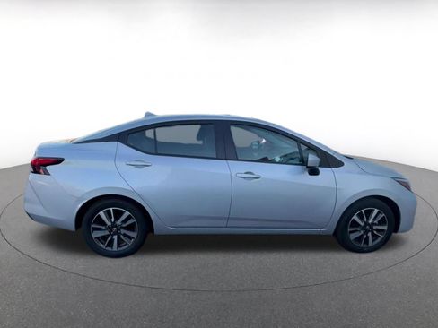 Used 2025 Nissan Versa SV FWD image 16