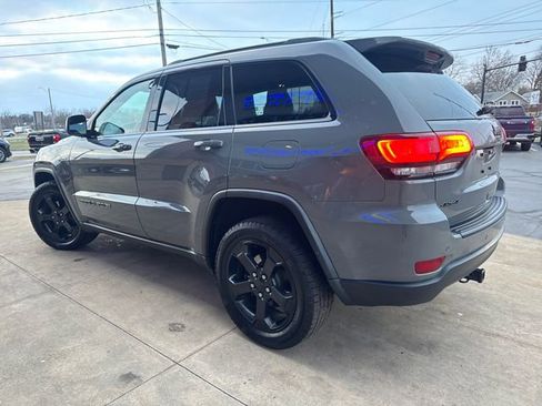 Used 2019 Jeep Grand Cherokee Laredo image 7
