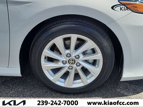 Used 2022 Toyota Camry LE FWD image 7