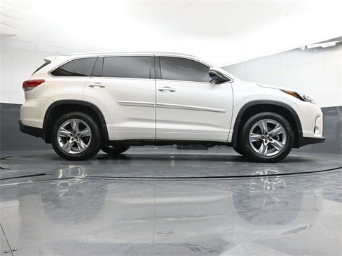 Used 2017 Toyota Highlander Limited image 46