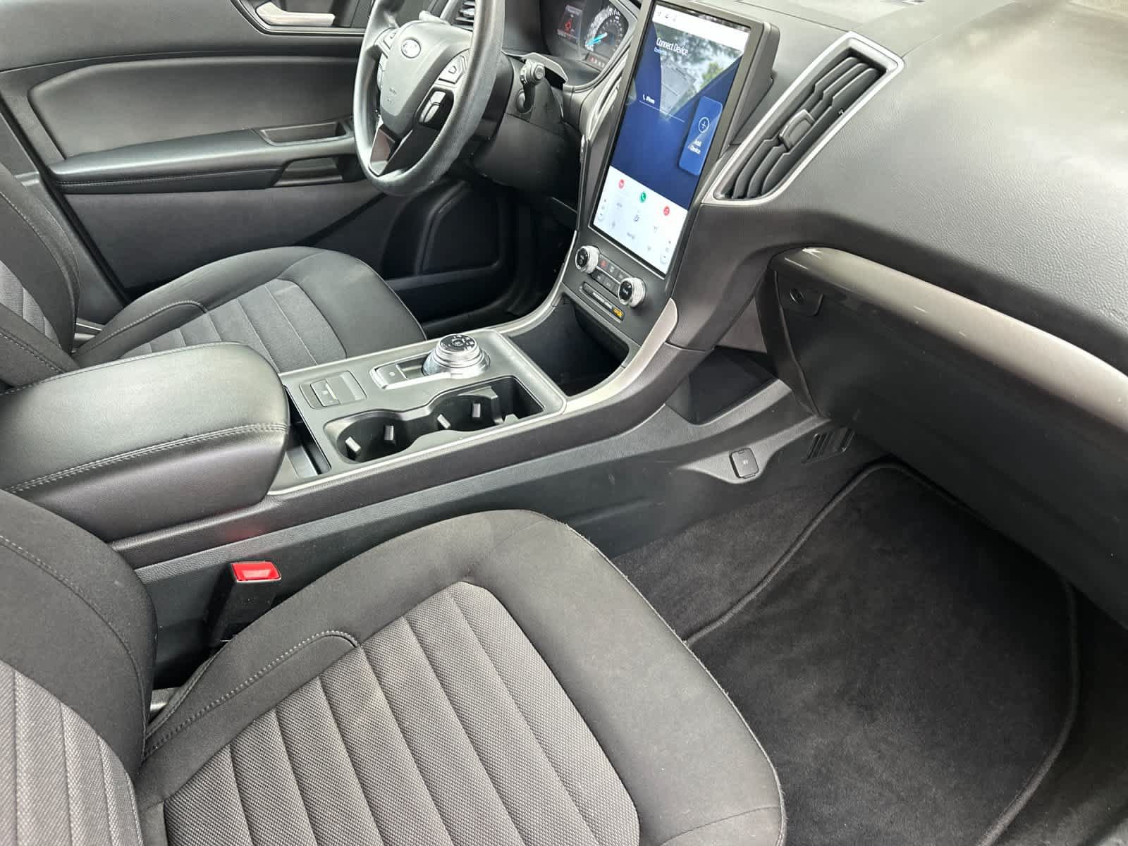 Certified 2024 Ford Edge SE w/ Black Appearance Package AWD/4WD image 16