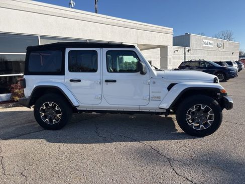 Used 2024 Jeep Wrangler Sahara w/ Technology Group image 2