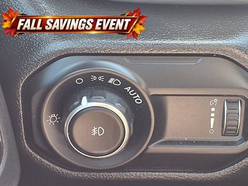 Used 2023 Jeep Wrangler Unlimited Sahara AWD/4WD image 15
