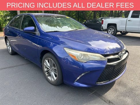 Used 2015 Toyota Camry SE FWD image 1