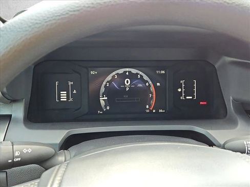 Used 2025 Toyota Tacoma SR5 AWD/4WD image 9