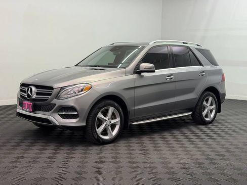 Used 2016 Mercedes-Benz GLE 300d 4MATIC image 1