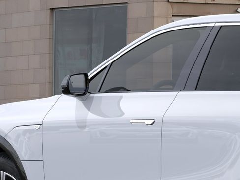 New 2026 Cadillac Lyriq Luxury AWD/4WD image 12