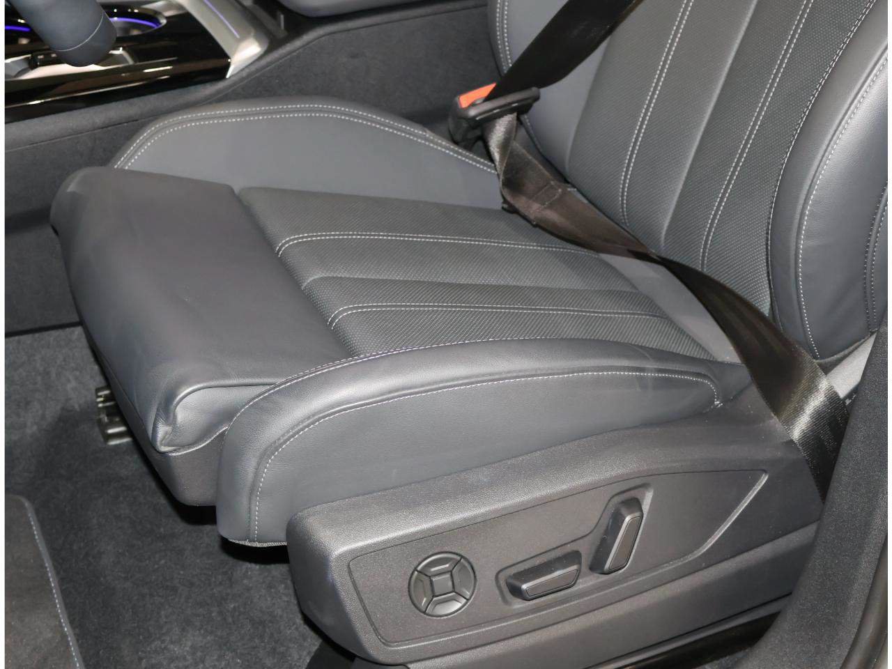 Used 2025 Audi Q5 Premium Plus AWD/4WD image 13