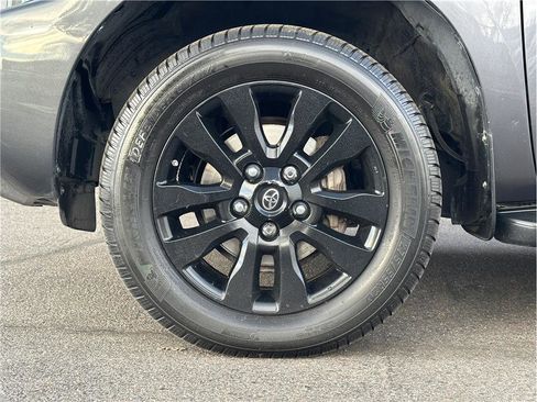 Used 2018 Toyota Sequoia SR5 w/ Carpet Cargo Mat Package image 33