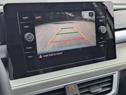 New 2026 Volkswagen Taos SE FWD image 12