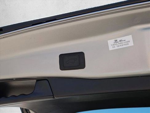 Used 2025 Toyota RAV4 XLE w/ Convenience Package FWD image 7