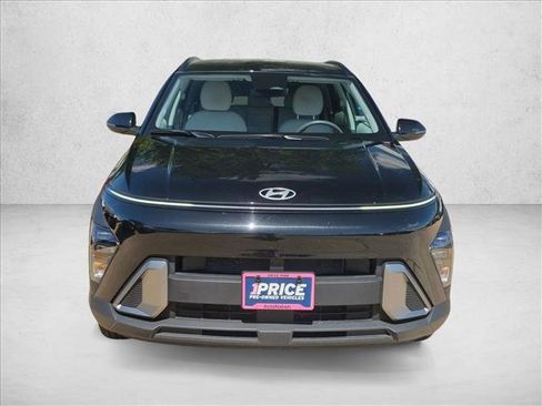 Used 2025 Hyundai Kona SEL FWD image 2