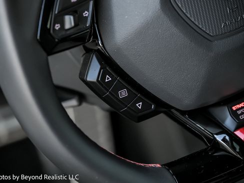 Used 2021 Lamborghini Huracan EVO image 28