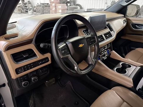 Used 2023 Chevrolet Tahoe Premier w/ Premium Package image 8