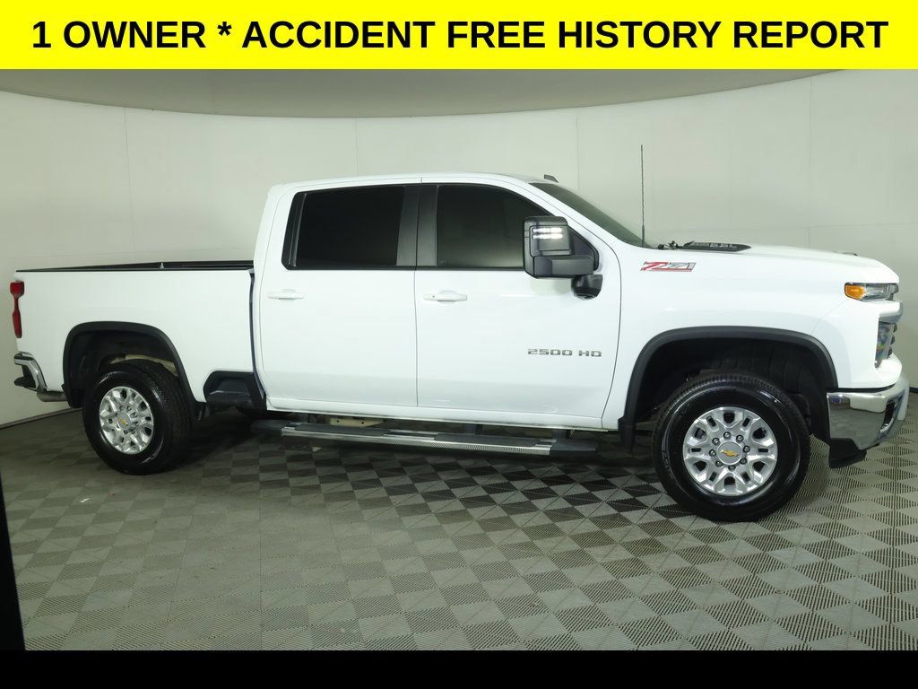 Used 2025 Chevrolet Silverado 2500 LT AWD/4WD image 2
