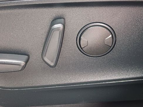 Used 2021 Ford Escape SEL image 9